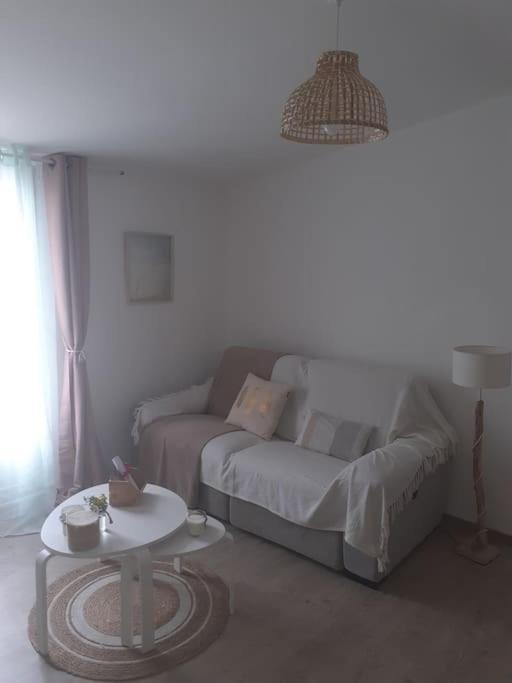 Agreable Petite Maison Vagnas Extérieur photo